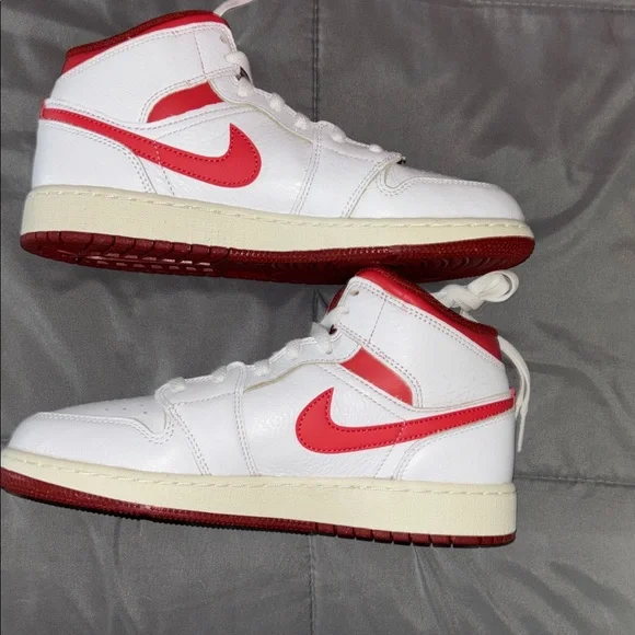 Jordan Air 1 Mid SE Box - Picture 2 of 6